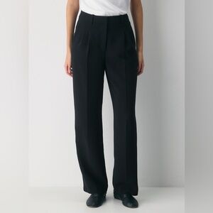 NWT : Aritzia Effortless Pant (Size 2 Regular)